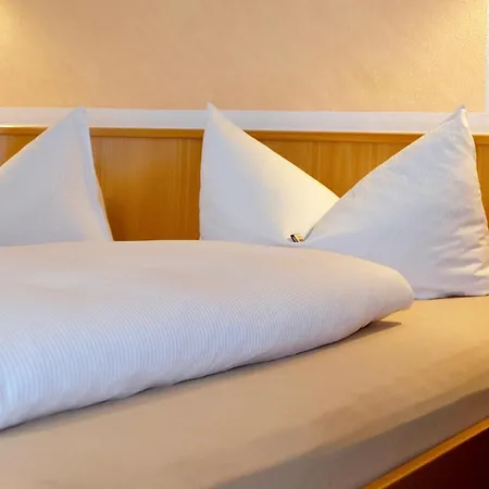 Gaestehaus Biedermann Ξενοδοχείο με διαμερίσματα 3*