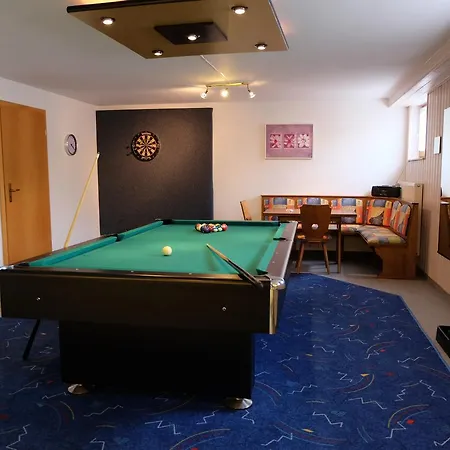 Ξενοδοχείο με διαμερίσματα Gaestehaus Biedermann 3*