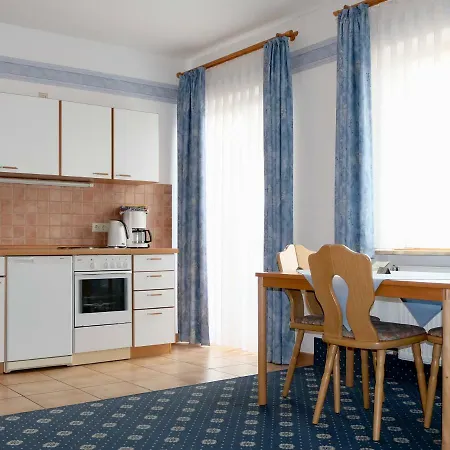 Ξενοδοχείο με διαμερίσματα Gaestehaus Biedermann 3*
