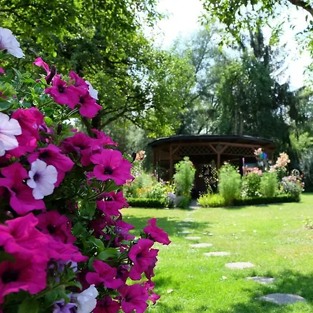 아파트호텔 Gaestehaus Biedermann 킨딩